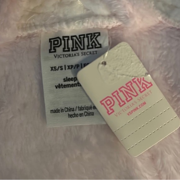 PINK VICTORIA’S SECRET ROBE NWT size XS - Picture 2 of 5